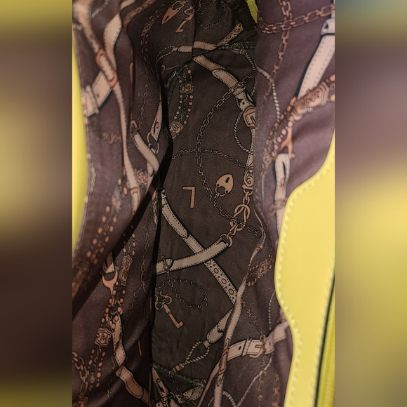 Yellow backpack - Picture 11 of 12